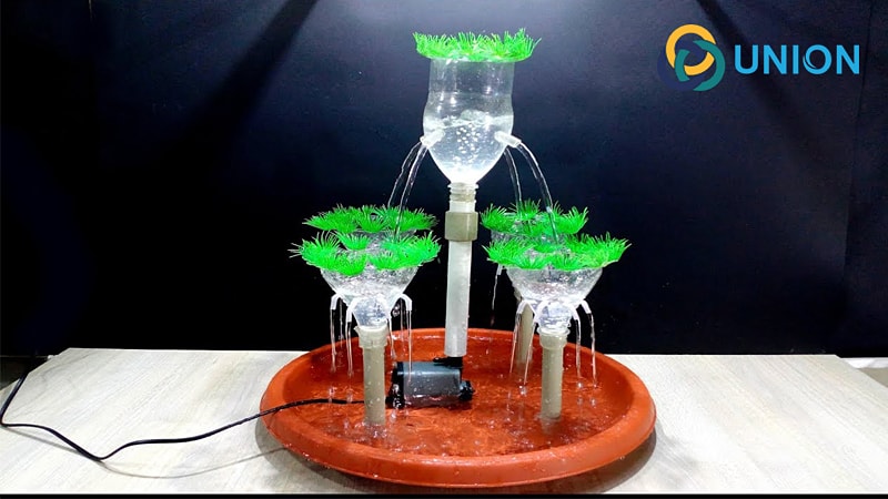 Làm đài phun nước bằng chai nhựa mẫu 1