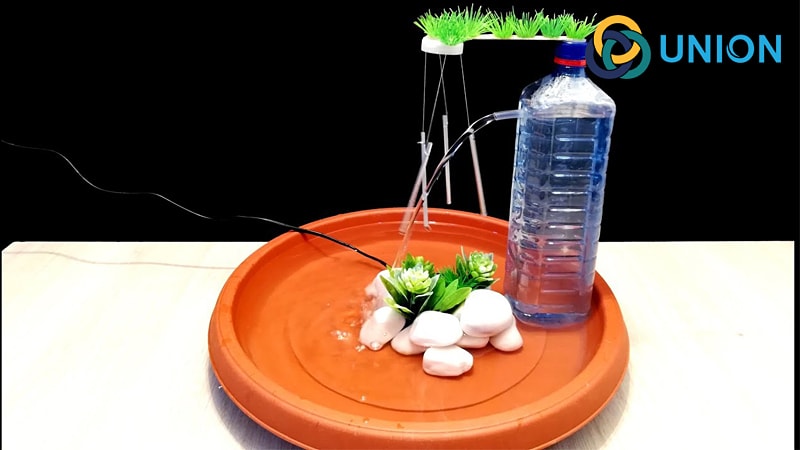 Làm đài phun nước bằng chai nhựa mẫu 4