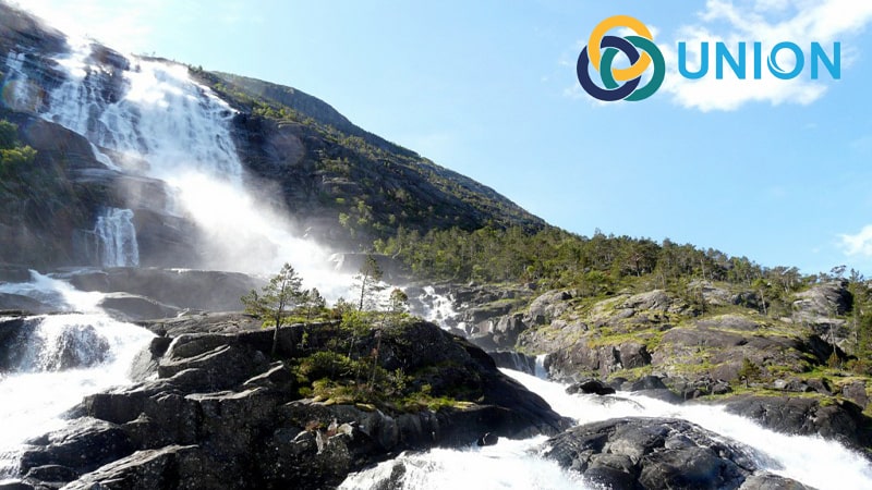 Một trong những thác nước đẹp nhất thế giới là thác Angfoss
